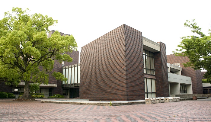 山口県立図書館